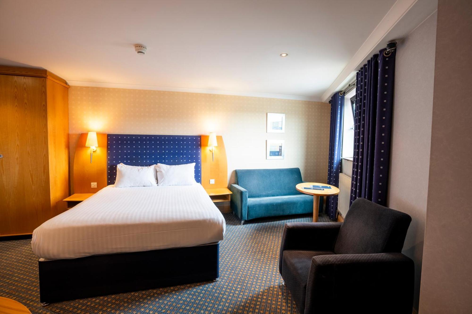 The Bolton Stadium Hotel, A Member Of Radisson Individuals Exterior photo