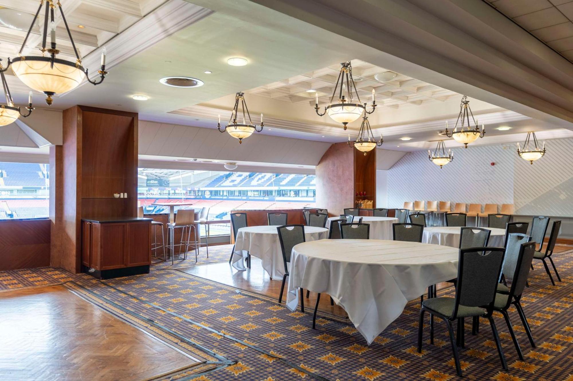 The Bolton Stadium Hotel, A Member Of Radisson Individuals Exterior photo