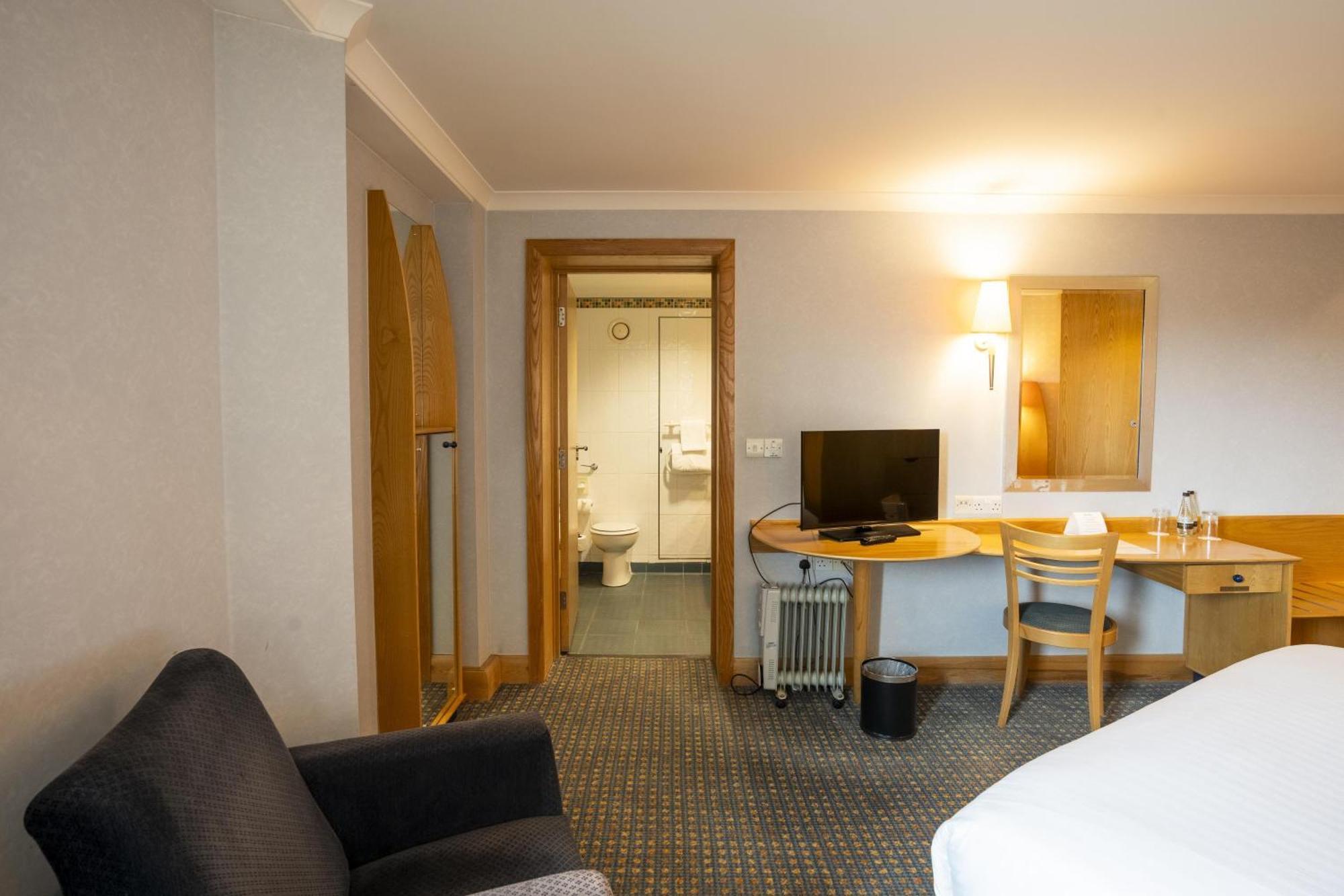 The Bolton Stadium Hotel, A Member Of Radisson Individuals Exterior photo